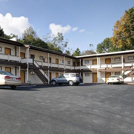 Americas Best Value Inn Highland-Poughkeepsie מראה חיצוני תמונה